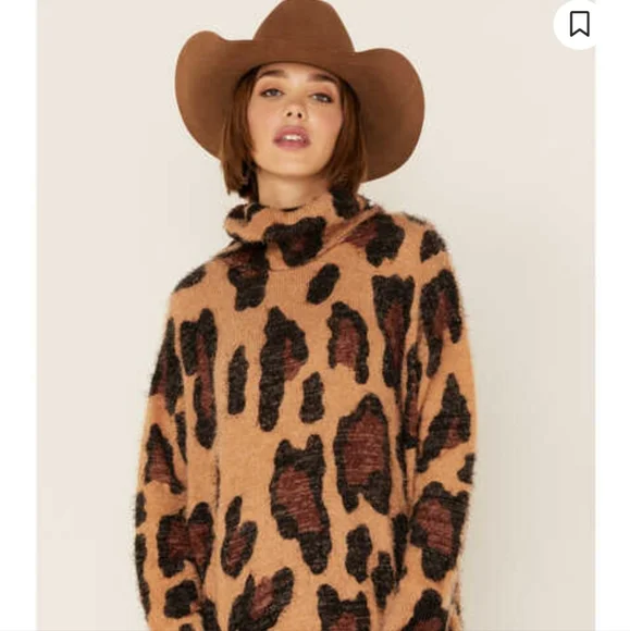 Show Me Your Mumu Women's Cheetah Fever Sweater Medium - Picture 2 of 9